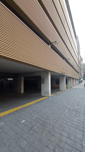 Excelente Ubicación Calle Moneda Entre Mac Iver Y Merced