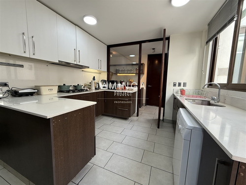 Casa En Venta De 6 Dorm. En Lo Barnechea