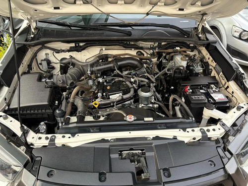 Toyota Hilux 2.7 Cabina Doble Sr Mt