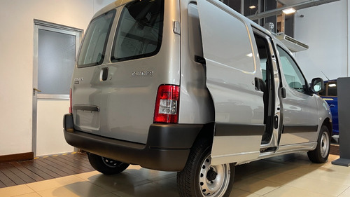 Imagen 6 de 25 de Peugeot Partner Confort Nafta