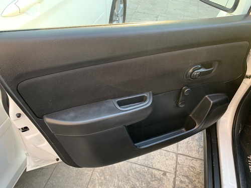 Imagen 11 de 12 de Nissan Tiida Sedan Advance Tm Ac 1.8 2018