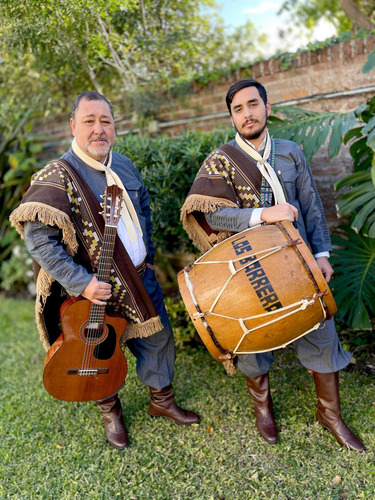 Show De Folklore En Vivo Con Sonido Propio. Los Barrera