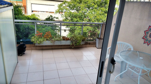 Monoambiente Amplio, Divisible, Con Gran Balcon Terraza En Tercer Piso Con Ascensor De Puertas Automaticas