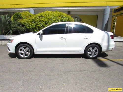 Volkswagen Jetta Tredline 2.0 Automatico Sedan