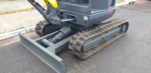 Imagem 2 de 5 de Miniescavadeira Wacker Neuson 28z3
