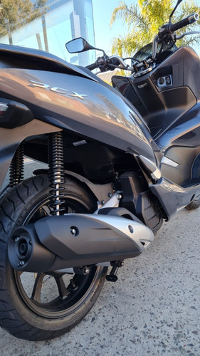 Imagen 15 de 25 de Honda Pcx 150 Scooter 2021 Modelo Dlx Nuevo - Power Bikes