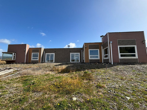 Casa Con 7000m2 De Terreno 4d 3b Calefaccion Central