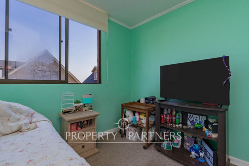 Se Vende Casa En Seguro Barrio Y Con Hermosa Vista...