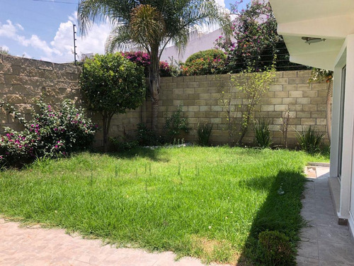 Excelente Casa En Renta En Blvd. Privada Juriquilla, Querétaro