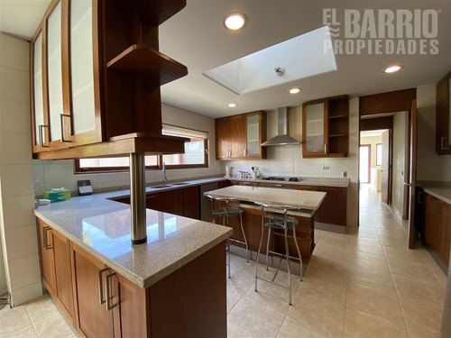 Casa En Venta De 4 Dorm. En Colina