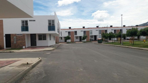 Casa Condominio En Arriendo/venta En Villa Del Rosario San Nicolas. Cod 359