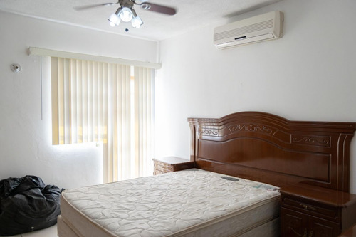 Casa En Venta En Colonia Choyal