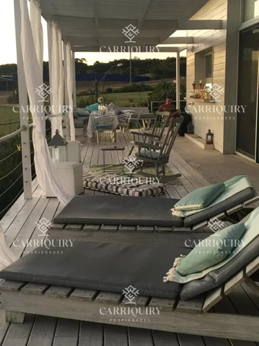 Venta De Casa En Manantiales- El Chorro. 4 Dormitorios En Suite