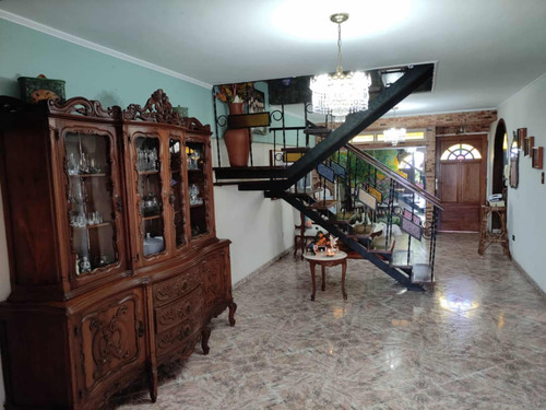En Venta Apartamento Duplex Ubicado En Carrizal Residencias Estancias Carcabelos. Rz