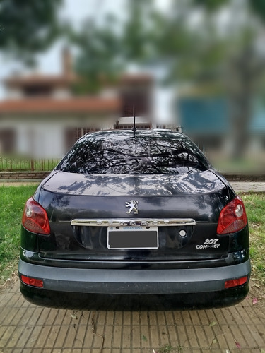 Peugeot 207 Compact Sedan 1.9