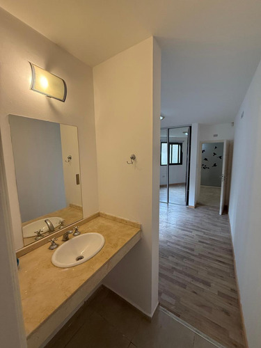 Venta Departamento 1 Dorm, Zona Centro, Con Patio. Oportunidad Inversion