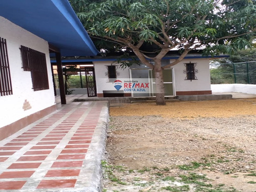 En Venta Parcela Con Hermosa Casa Lista Para Disfrutar En El Parcelamiento Marite En Chichiriviche