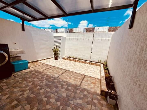 Casa En Renta, 3 Recámaras, 3 Niveles, Jardines Sur 5, Polígono Sur, Cancún.