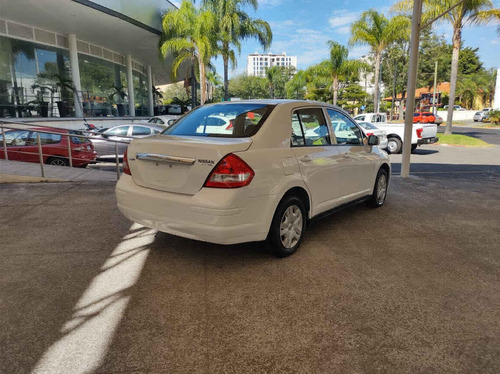 Imagen 5 de 14 de Nissan Tiida 2015 4p Sedán Sense L4/1.8 Man