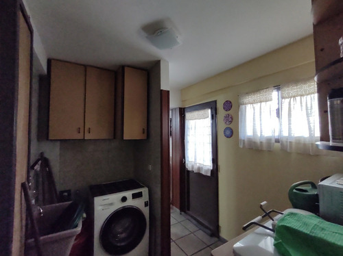 Chalet En Venta Banfield Oeste 3 Dormitorios Dependencia
