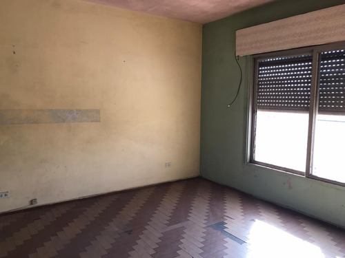 Imagen 4 de 6 de Casa Multifamiliar/ En Venta La Tablada