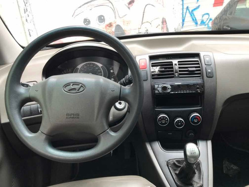 Hyundai Tucson 2.0 Manual