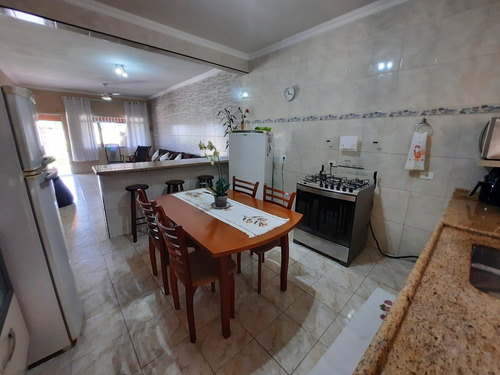 Imagem 8 de 26 de Casa 02 Dormitórios - Itanhaém - Amplo Quintal - Amj150