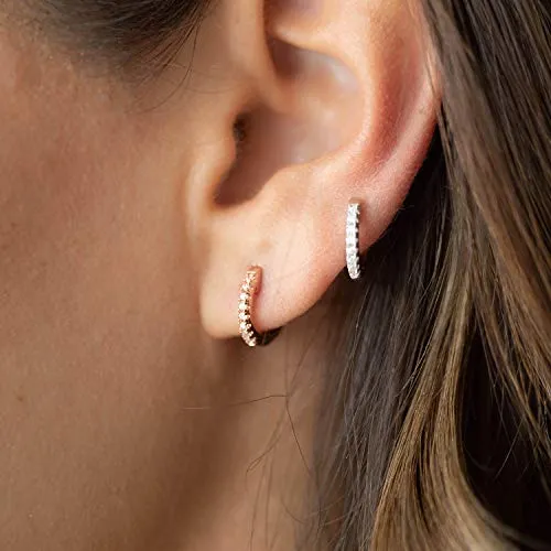 Pavoi Arete De Puño De Circonita Cúbica Chapado En Oro Amari