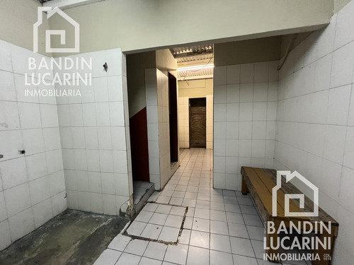 Terreno En Berazategui En Venta. Ideal Desarrollo. Se Toma Canje Por Metros Y Permutas.