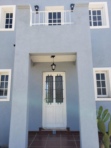 Casa En Venta - 2 Dormitorios 2 Baños - Cochera - 300mts2 - Los Reartes, Córdoba