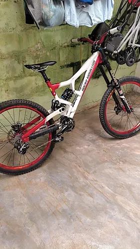 Bike Downhill Rocky Mountain Flatline Suspensão Boxxer | MercadoLivre