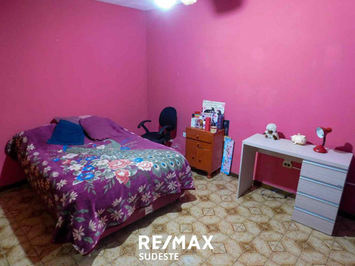 Venta Casa 3 Dormitorios, Cochera. Villa Mitre