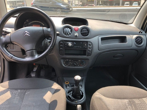 Imagem 5 de 11 de Citroën C3 2006 1.4 8v Glx Flex 5p