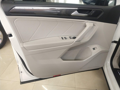 Imagen 10 de 13 de Volkswagen Tiguan Highline Dsg 2.0 Tsi Blanca Unica 2019