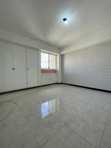 Hermoso Apartamento En Venta En La Urbina. (r.o)