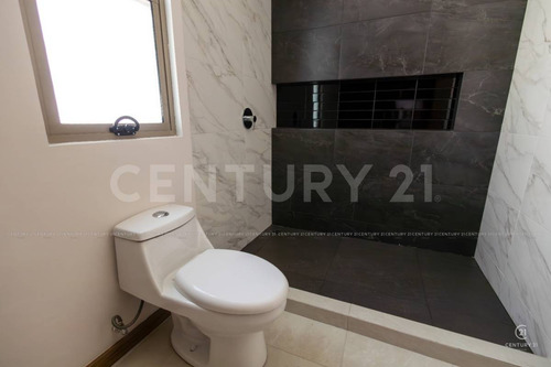 Casa En Venta En Fraccionamiento Asturias Residencial Chihuahua, Chih.