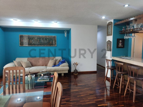 Vendo Apartamento Urb Quinta Altamira, Gran Oportunidad