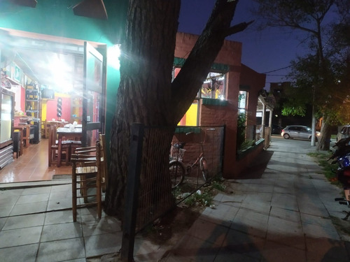 Venta Local En Mar Del Tuyu, Con Fondo De Comercio La Riojanita , Excelente Ubicacion, Calle 1 Esq. 74, La Costa