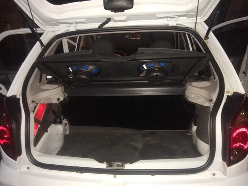 Imagem 4 de 11 de Chevrolet Celta