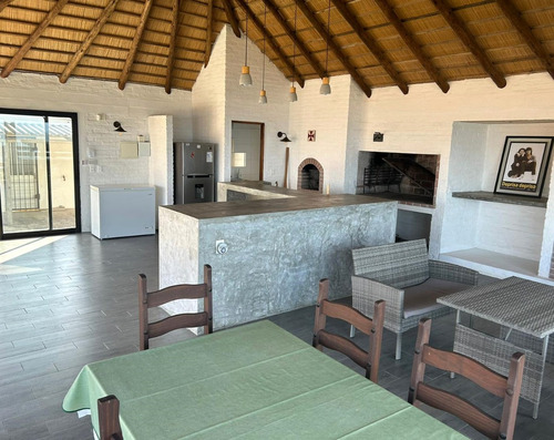 Inmobiliaria Costa Azul Vendea Casa De 2 Dormitorio Y 3 Baños En Zona De Costa Azul Con Excelente Vista Al Mar