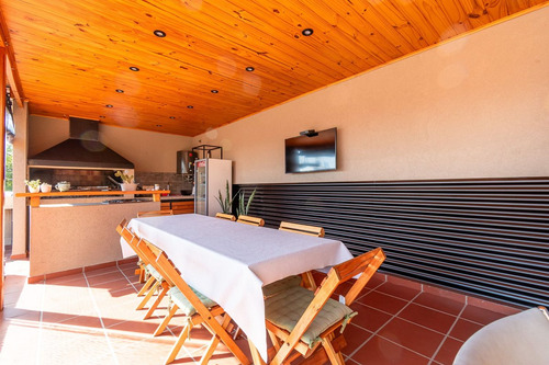 Venta Casa 4 Ambientes Con Terraza Propia, Wilde.