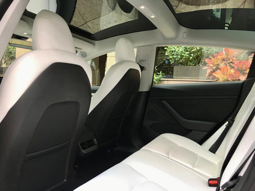 Tesla Model 3 0.0 Standard Rwd