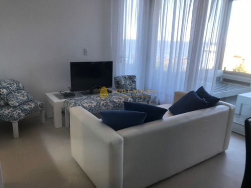 Apartamento En Muy Buena Ubicacion En Montoya, De 3 Dormitorios, Mas Habitacion De Huespedes Y Terraza Con Churrasquero. Consulte!!!!!!!!- Ref: 2013