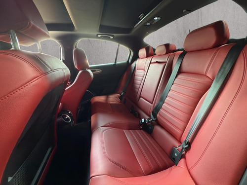 Alfa Romeo Giulia 2.0 Veloce At