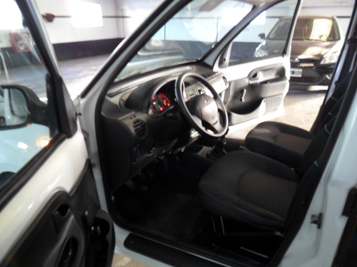Imagen 5 de 16 de Renault Kangoo 1.6 Confort 5as. 2plc - 2018