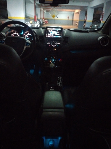 Ford Fiesta Kinetic 1.6 Sedan Titanium 120cv