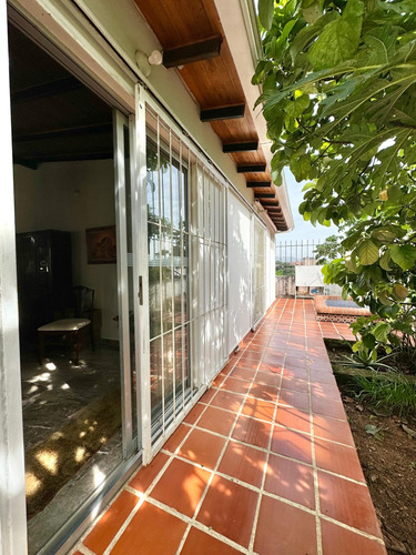 En Venta Casa Un Nivel Conj Priv En Sta Teresa Ygn