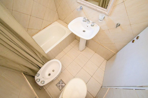 Dúplex De 2 Dormitorios Sobre Bv Gálvez A La Venta