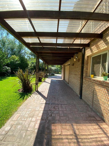 Casa 4 Dormitorios - Piscina - Carlos Pellegrini