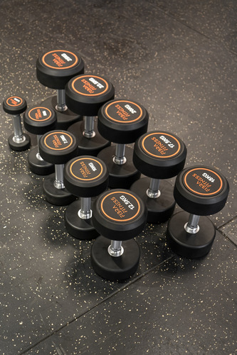 Pesa Mancuerna 20 Kg Redonda Dumbbell Engomada Gimnasio Negro Con Naranja